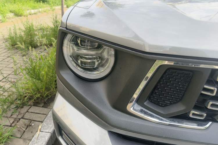 Used Haval H Dog 2023 2.0T Two-Wheel Drive Chaoye Version Plus Right Front Headlight