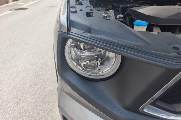 Used Haval H Dog 2023 2.0T Two-Wheel Drive Chaoye Version Plus Right Front Headlight
