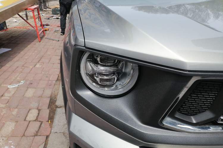 Used Haval H Dog 2023 1.5T Two-Wheel Drive Chao Ye Version Plus Right Front Headlight