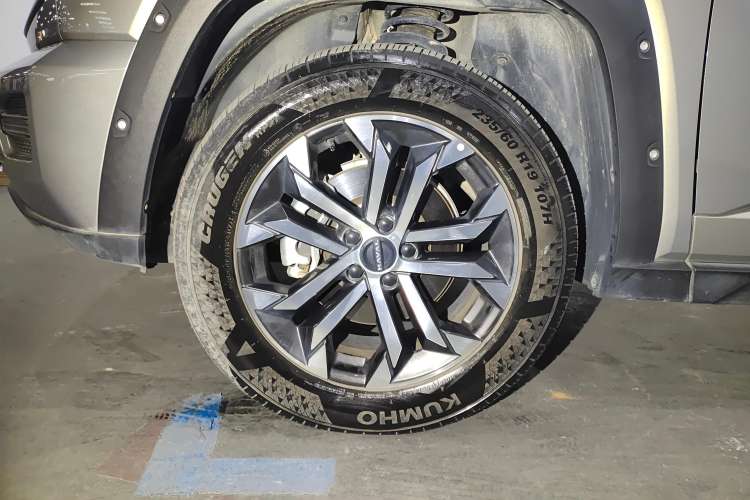 Used Haval H Dog 2023 2.0T All-Wheel-Drive Chaoye Plus Right Front Wheel Hub