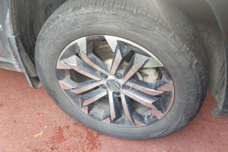 Used Haval H Dog 2023 2.0T Two-Wheel Drive Trendy Outdoor Edition Right Front Wheel Hub