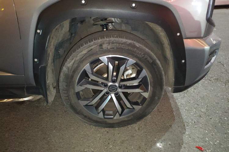 Used Haval H Dog 2023 1.5T Two-Wheel Drive Chao Ye Version Plus Right Front Wheel Hub