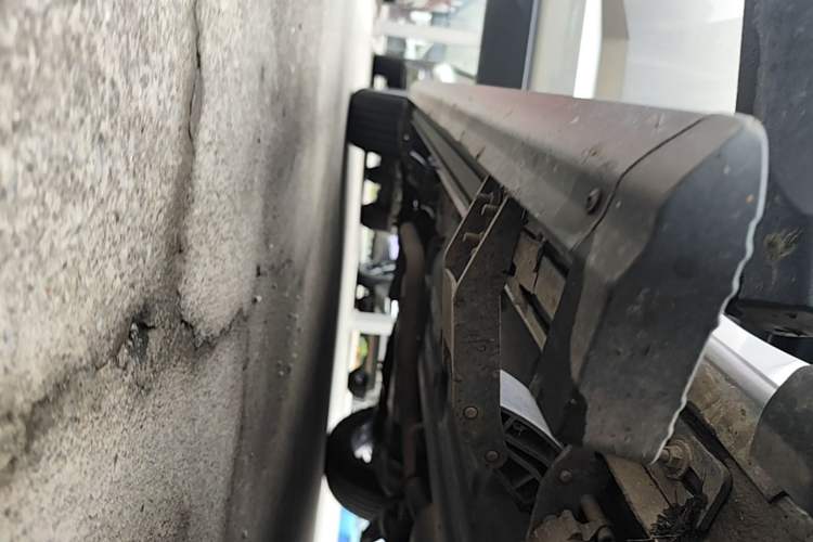 Used Haval H Dog 2023 2.0T Two-Wheel Drive Chaoye Version Plus Right Side Sill