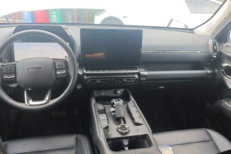 Used Haval H Dog 2023 2.0T Two-Wheel Drive Chaoye Version Plus Audio And AC Panel