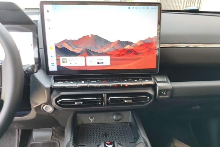 Used Haval H Dog 2023 2.0T All-Wheel-Drive Chaoye Plus Audio And AC Panel