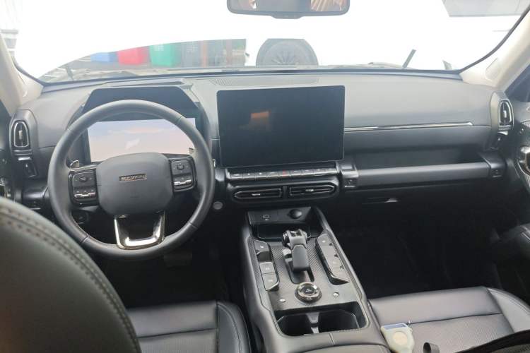 Used Haval H Dog 2023 2.0T Two-Wheel Drive Chaoye Version Plus Center Console