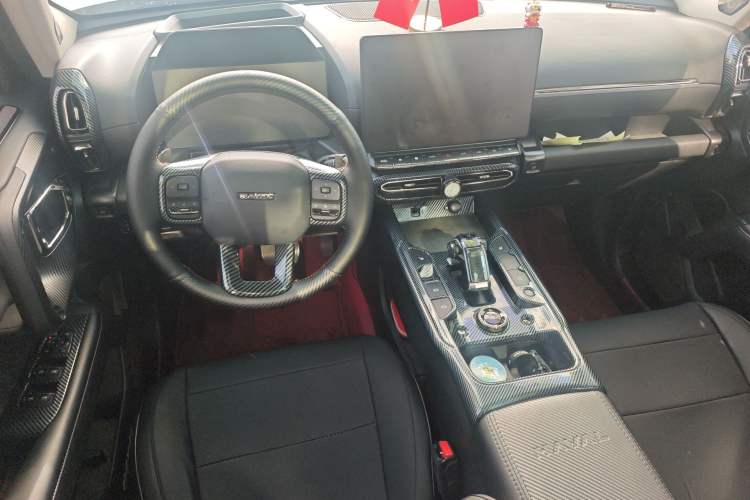 Used Haval H Dog 2023 2.0T Two-Wheel Drive Chaoye Version Plus Center Console