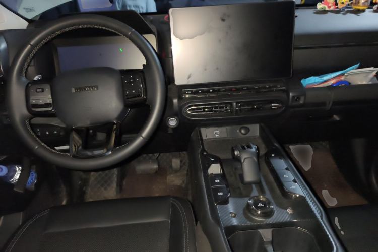 Used Haval H Dog 2023 2.0T Two-Wheel Drive Chaoye Version Plus Center Console