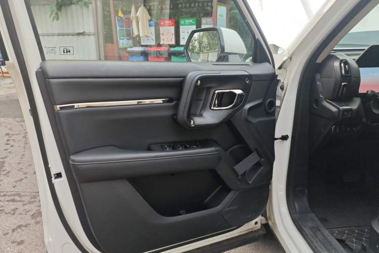 Used Haval H Dog 2023 2.0T Two-Wheel Drive Chaoye Version Plus Left Front Door Interior