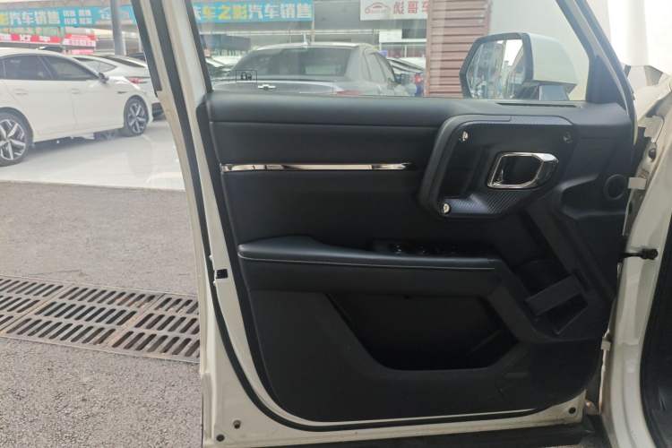 Used Haval H Dog 2023 2.0T Two-Wheel Drive Chaoye Version Plus Left Front Door Interior