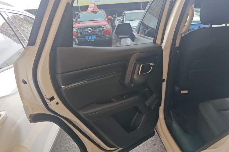 Used Haval H Dog 2023 2.0T Two-Wheel Drive Chaoye Version Plus Left Rear Door Interior