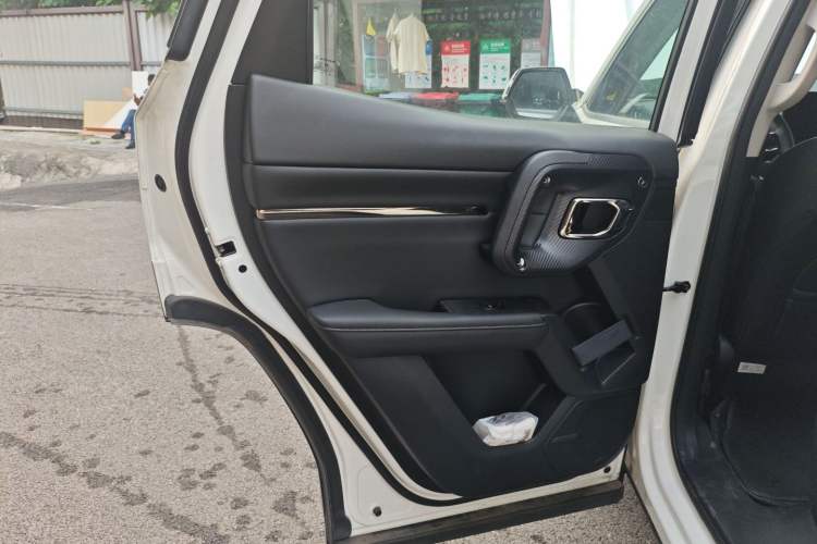 Used Haval H Dog 2023 2.0T Two-Wheel Drive Chaoye Version Plus Left Rear Door Interior