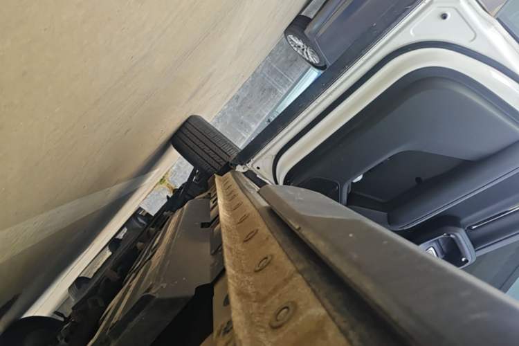 Used Haval H Dog 2023 2.0T Two-Wheel Drive Chaoye Version Plus Left Side Sill