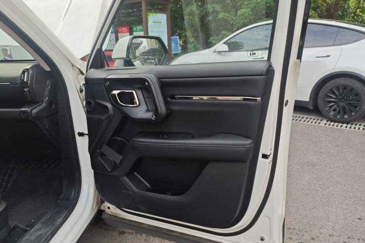 Used Haval H Dog 2023 2.0T Two-Wheel Drive Chaoye Version Plus Right Front Door Interior