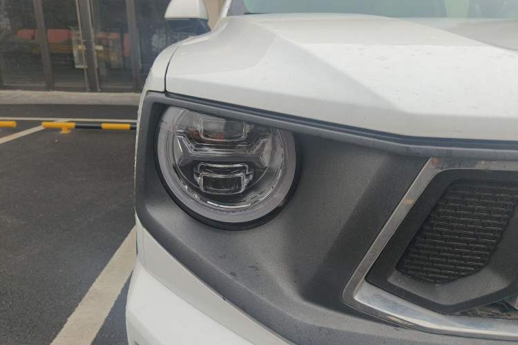 Used Haval H Dog 2023 1.5T Two-Wheel Drive Chao Ye Version Plus Right Front Headlight