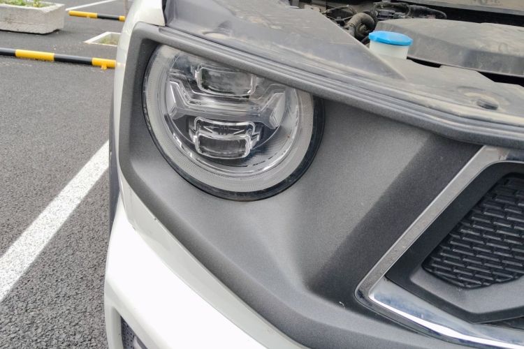 Used Haval H Dog 2023 2.0T All-Wheel-Drive Chaoye Plus Right Front Headlight