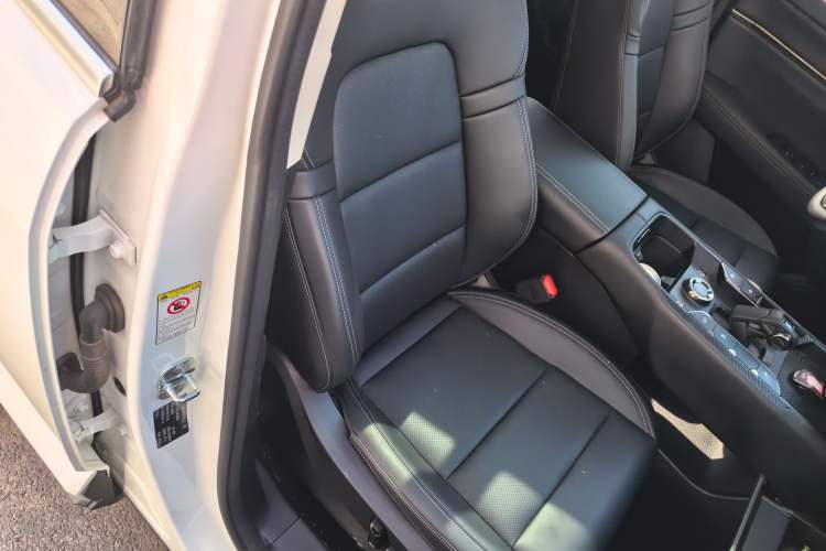 Used Haval H Dog 2023 2.0T Two-Wheel Drive Chaoye Version Plus Right Front Seat