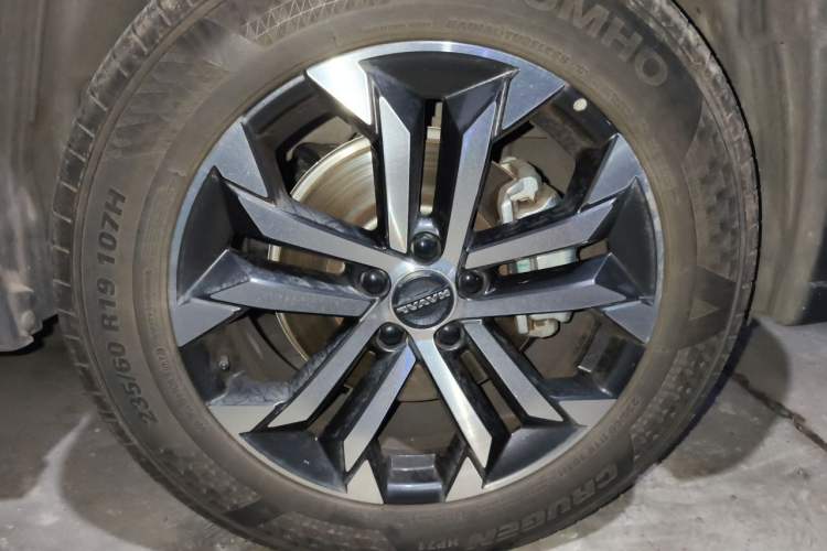 Used Haval H Dog 2023 2.0T Two-Wheel Drive Chaoye Version Plus Right Front Wheel Hub