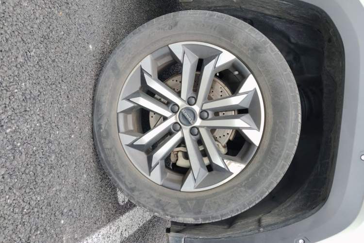 Used Haval H Dog 2023 2.0T All-Wheel-Drive Chaoye Plus Right Front Wheel Hub