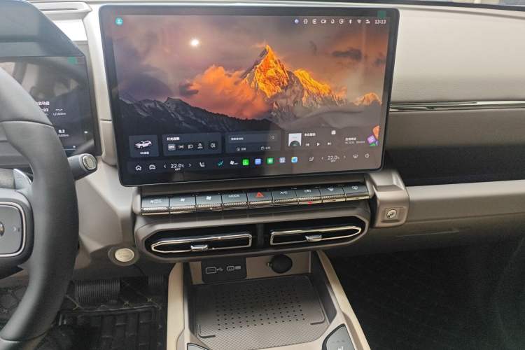 Used Haval H Dog 2026 Model 2.0T Trendy Wilderness Edition Audio And AC Panel