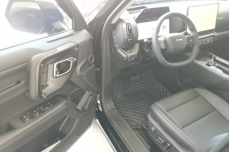 Used Haval H Dog 2026 Model 2.0T All-Wheel-Drive Trendy Wilderness Edition Driver Seat