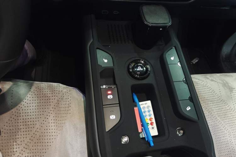 Used Haval H Dog 2026 Model 2.0T Trendy Wilderness Edition Gear Lever