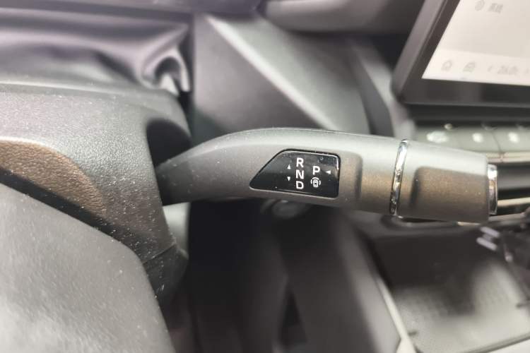 Used Haval H Dog 2026 Model 2.0T All-Wheel-Drive Trendy Wilderness Edition Gear Lever