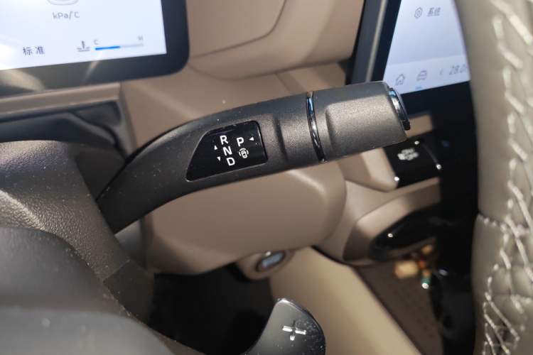 Used Haval H Dog 2026 Model 2.0T Trendy Wilderness Edition Gear Lever