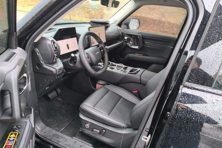 Used Haval H Dog 2026 Model 2.0T Trendy Wilderness Edition Left Front Seat