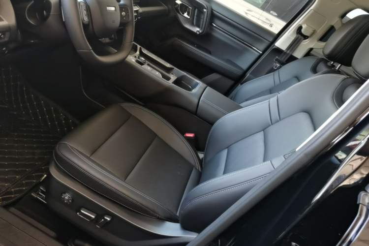 Used Haval H Dog 2026 Model 2.0T All-Wheel-Drive Trendy Wilderness Edition Left Front Seat