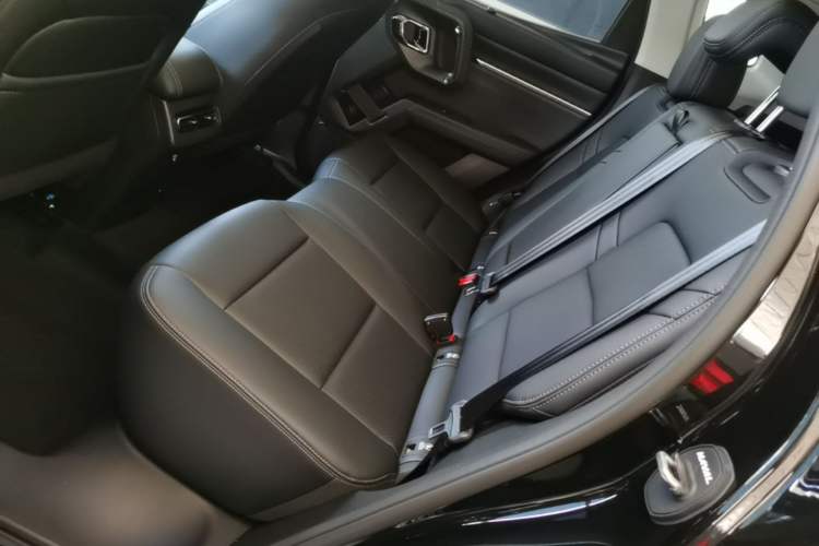 Used Haval H Dog 2026 Model 2.0T All-Wheel-Drive Trendy Wilderness Edition Left Rear Seat