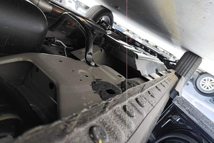 Used Haval H Dog 2026 Model 2.0T Trendy Wilderness Edition Left Side Sill