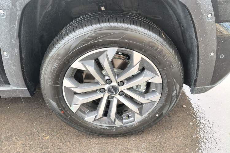 Used Haval H Dog 2026 Model 2.0T Trendy Wilderness Edition Right Front Wheel Hub
