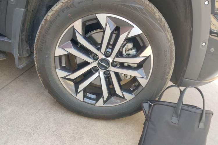 Used Haval H Dog 2026 Model 2.0T Trendy Wilderness Edition Right Front Wheel Hub