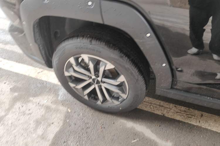 Used Haval H Dog 2026 Model 2.0T Trendy Wilderness Edition Right Rear Wheel Hub