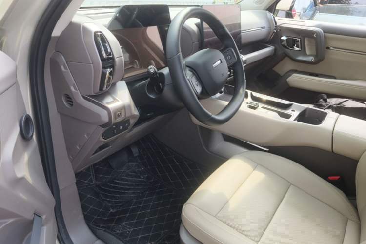 Used Haval H Dog 2026 Model 2.0T All-Wheel-Drive Trendy Wilderness Edition Driver Seat