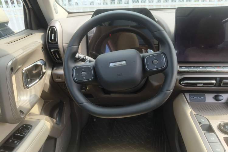 Used Haval H Dog 2026 Model 2.0T All-Wheel-Drive Trendy Wilderness Edition Steering Wheel
