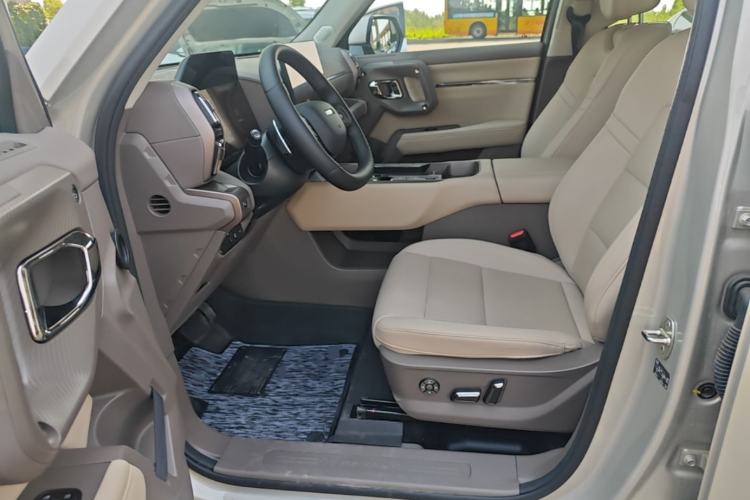 Used Haval H Dog 2026 Model 2.0T All-Wheel-Drive Trendy Wilderness Edition Left Front Seat