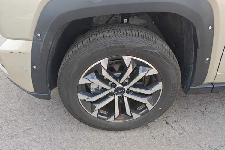 Used Haval H Dog 2026 Model 2.0T All-Wheel-Drive Trendy Wilderness Edition Left Front Wheel Hub