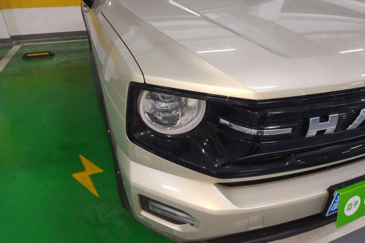 Used Haval H Dog 2026 Model 2.0T All-Wheel-Drive Trendy Wilderness Edition Right Front Headlight