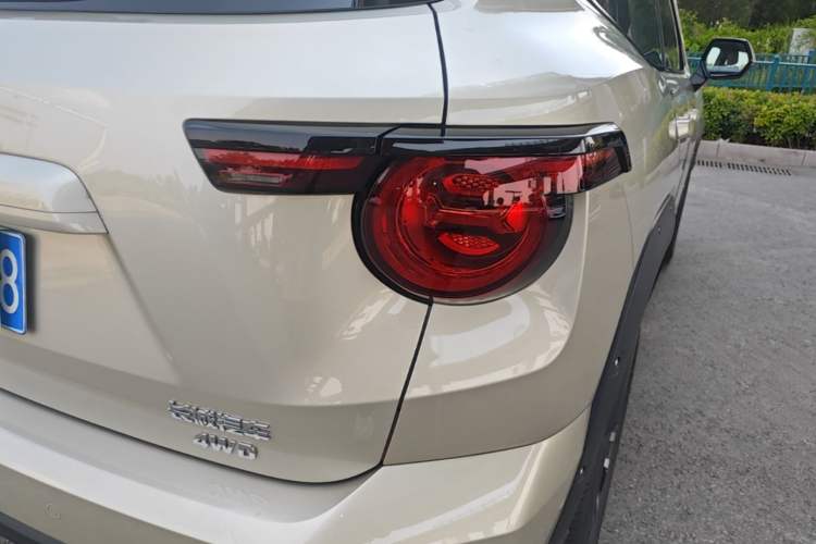 Used Haval H Dog 2026 Model 2.0T All-Wheel-Drive Trendy Wilderness Edition Right Rear Taillight