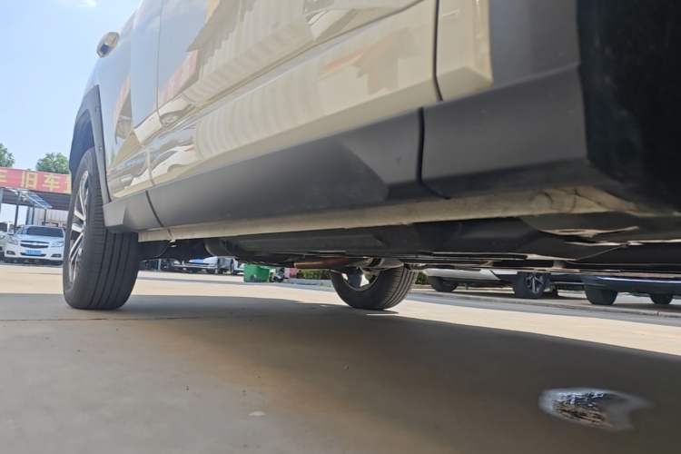 Used Haval H Dog 2026 Model 2.0T All-Wheel-Drive Trendy Wilderness Edition Right Side Sill