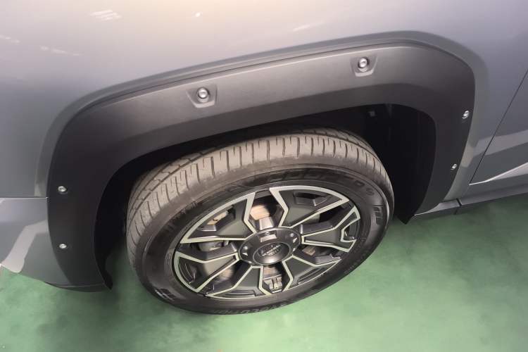 Used Haval H Dog New Energy 2023 DHT-PHEV 105km Tide Electric Version Plus Left Front Wheel Hub