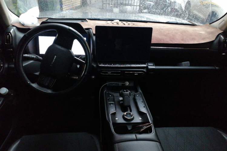 Used Haval H Dog New Energy 2023 DHT-PHEV 105km Tide Electric Version Plus Center Console
