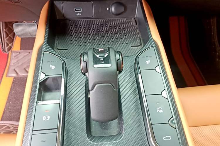 Used Haval H Dog New Energy 2023 DHT-PHEV 105km Tide Electric Version Plus Gear Lever