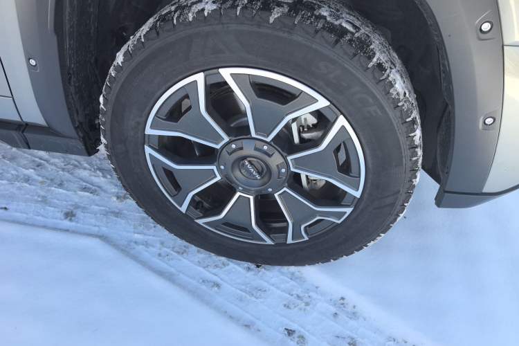 Used Haval H Dog New Energy 2023 DHT-PHEV 105km Trend Electric Edition Right Front Wheel Hub