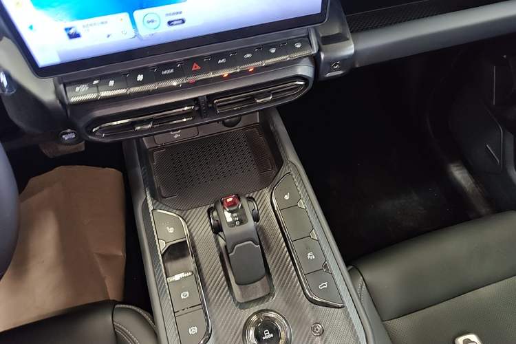 Used Haval H Dog New Energy 2023 DHT-PHEV 105km Tide Electric Version Plus Gear Lever