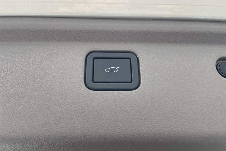 Used Haval H Dog New Energy 2026 Model Hi4 150km Trendy Electric Edition Interior 5