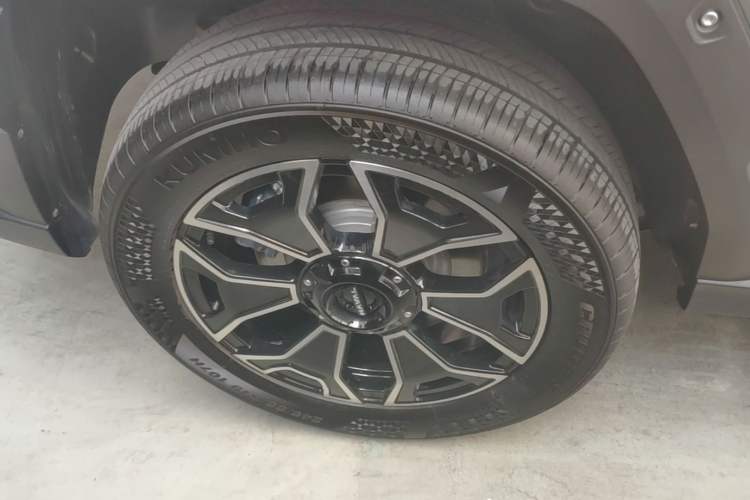 Used Haval H Dog New Energy 2026 Model Hi4 150km Trendy Electric Edition Right Rear Wheel Hub