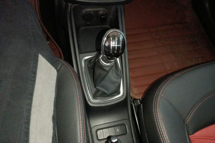 Used Haval H1 2016 Revised Version Blue Badge 1.5L Manual Comfort Edition Gear Lever